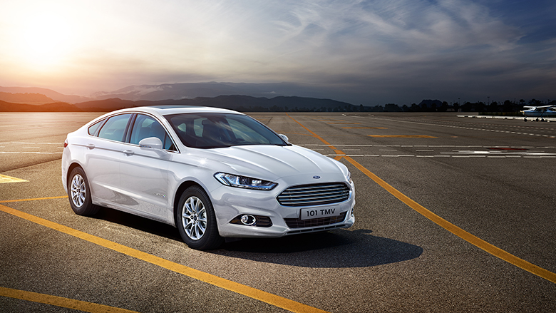 Mondeo Titanium Business Hybrid Platinum White